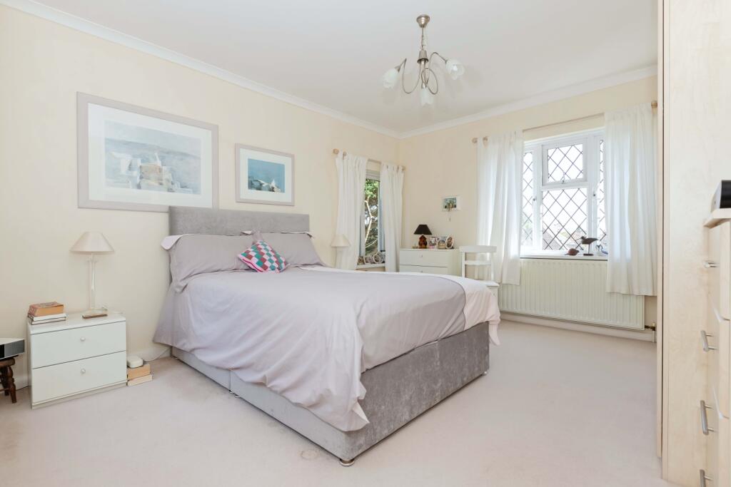 4 Offington Lane