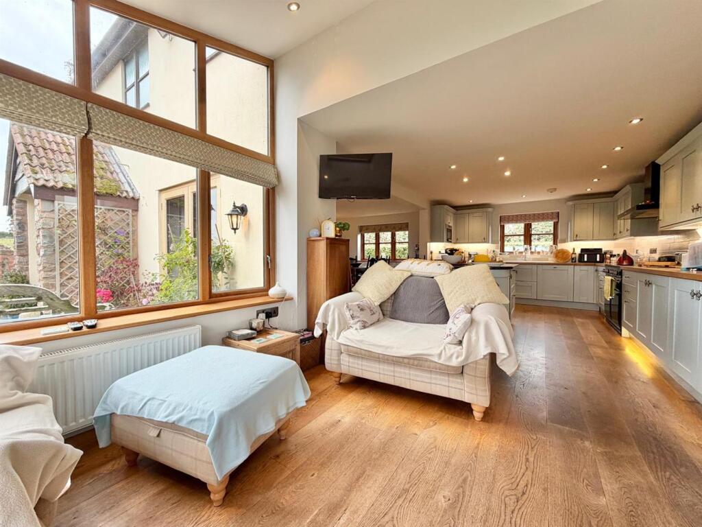 Main House - Garden Room