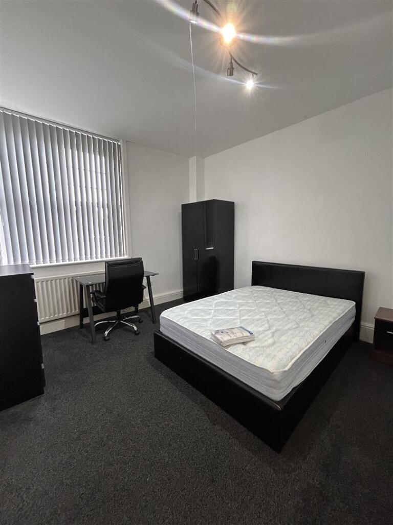 Room 4, Flat 1