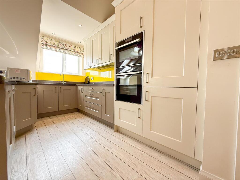 BREAKFAST KITCHEN AREA