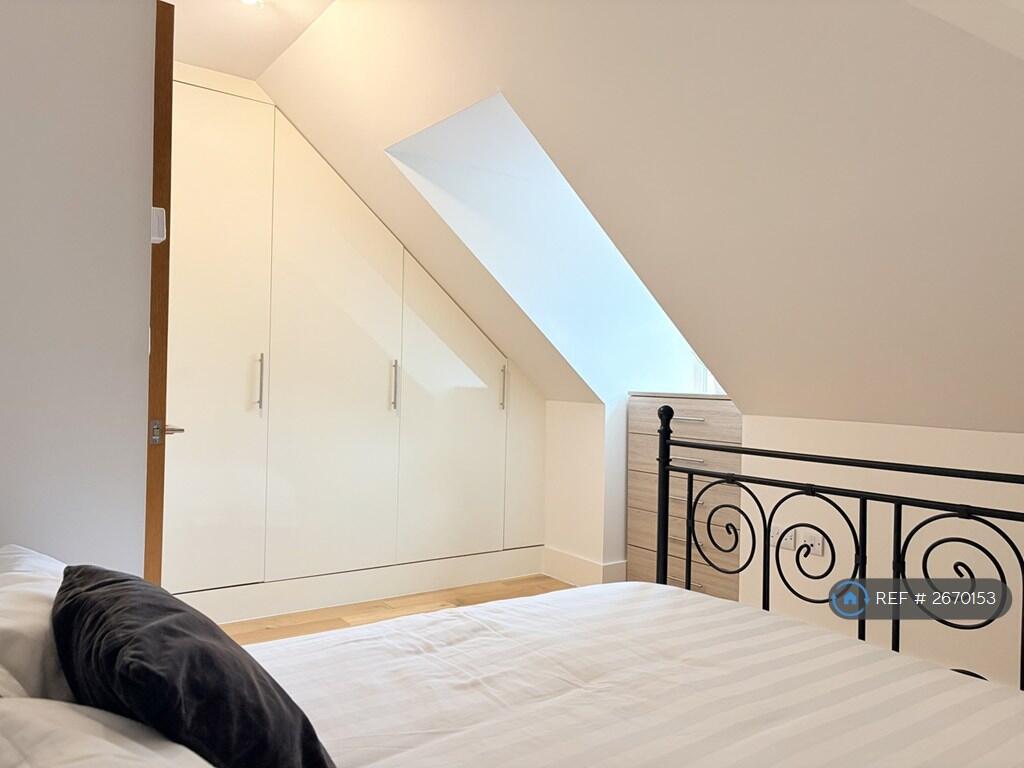 Deep And Spacious Bedroom Storage