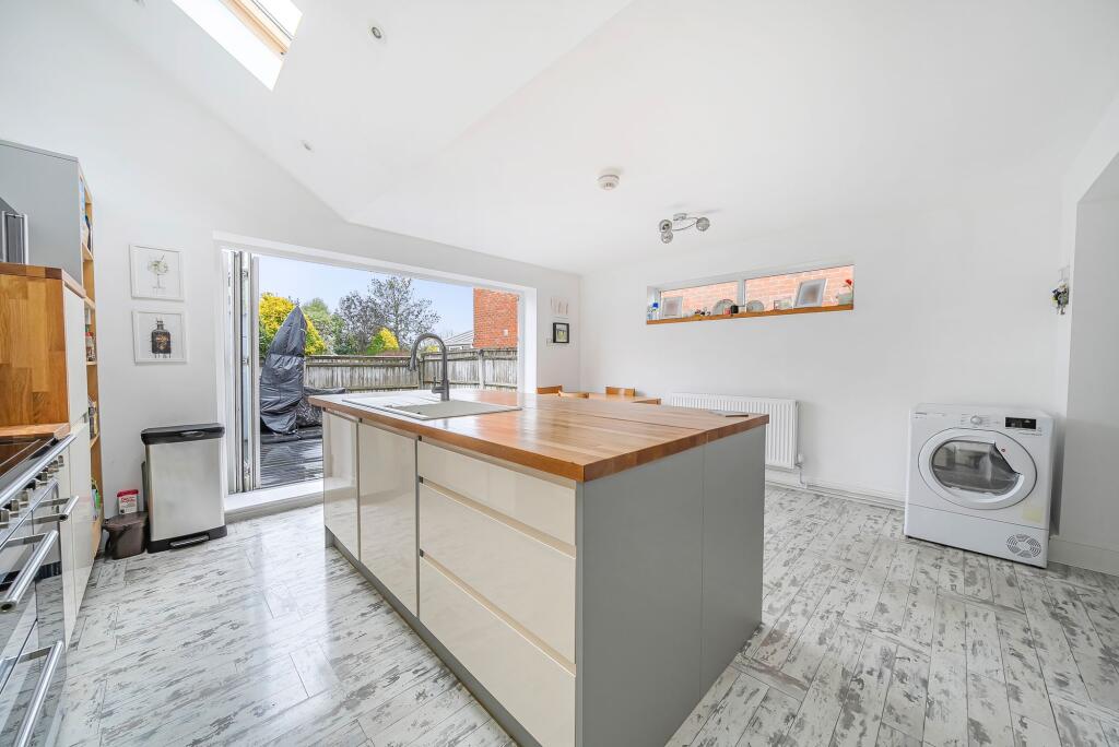 Kitchen / Dining Room