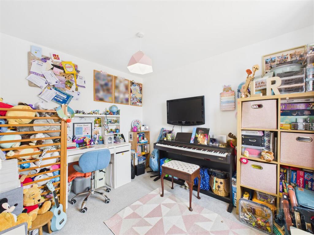 Snug / Playroom / Study