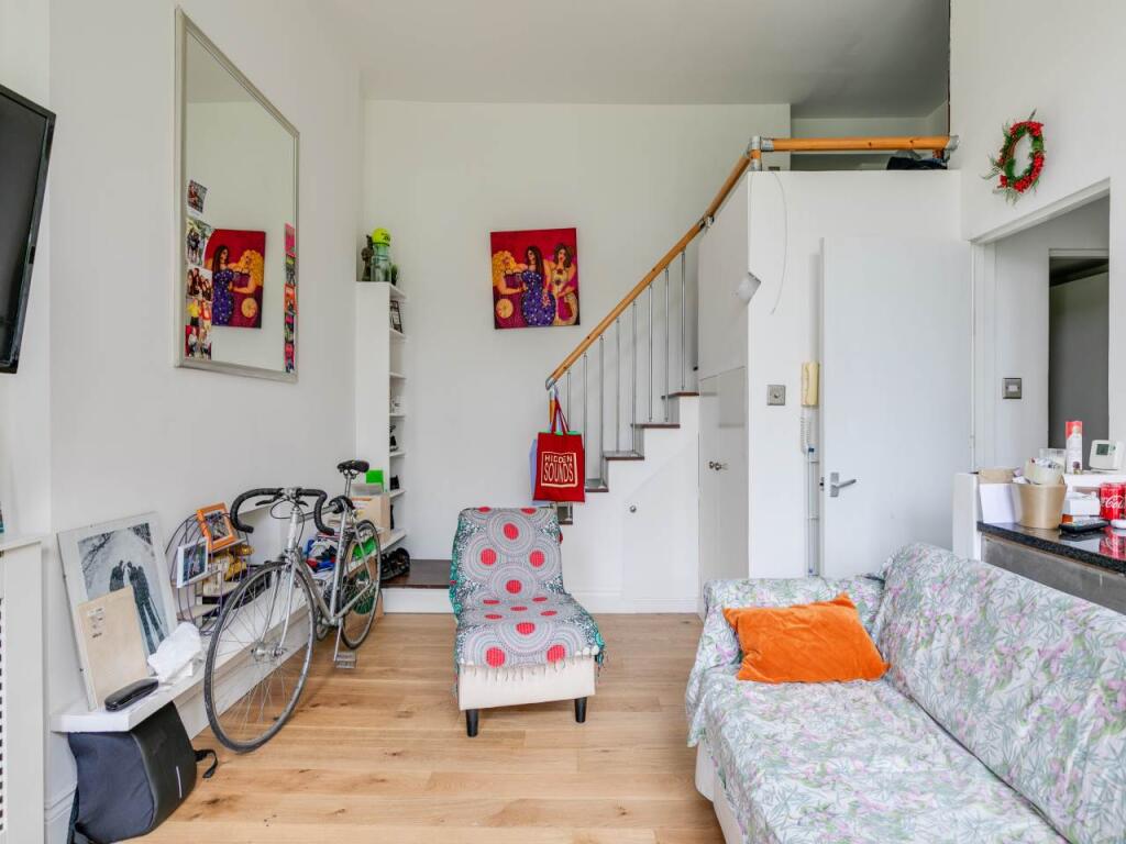 Warwick Road 75 flat