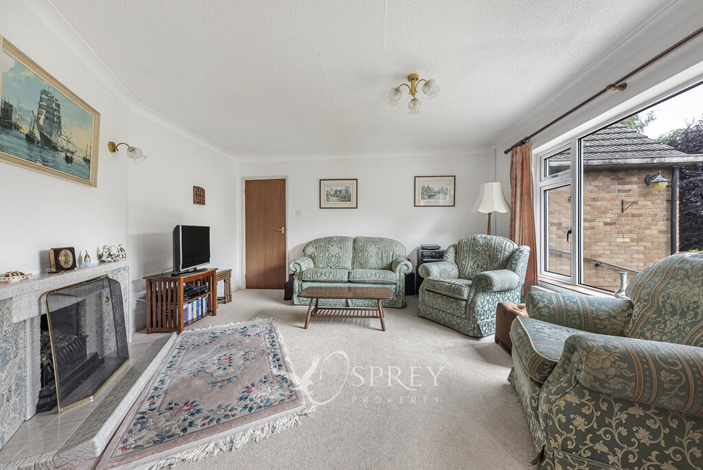 Living/Dining Roo...