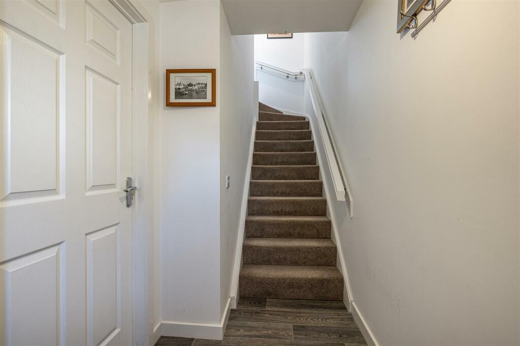 8 Knoll Park Place Galashiels 08.JPG