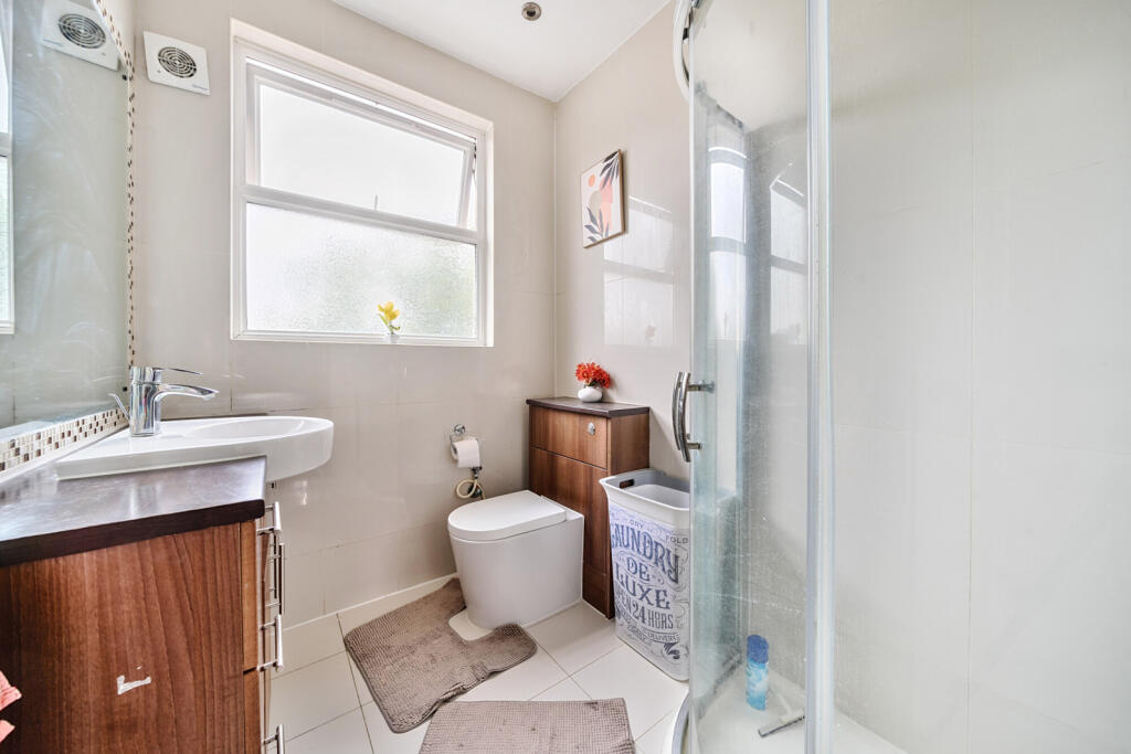 1303263-15-683efd...