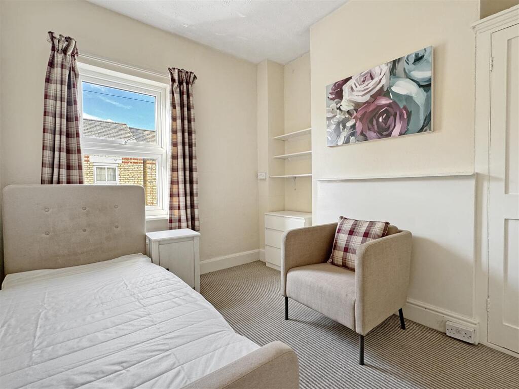 Bedroom.jpg
