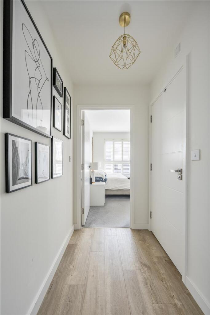 Merriam Close, E4