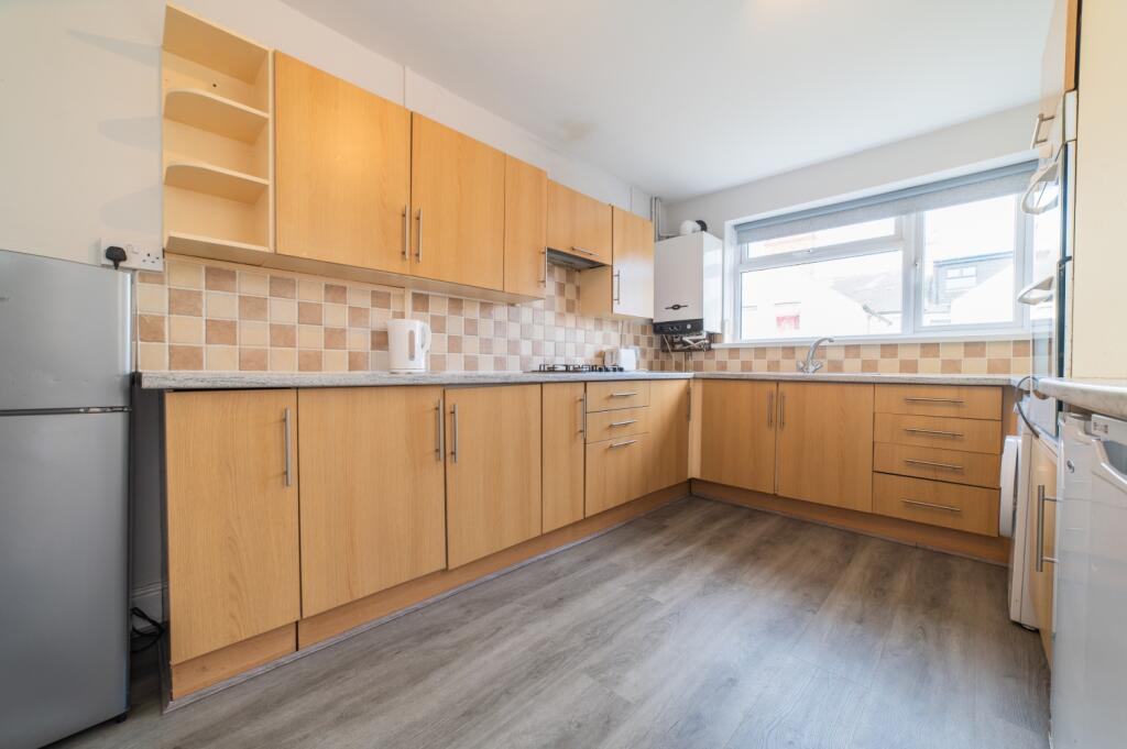 Call 02920 454555 to secure your viewing_14