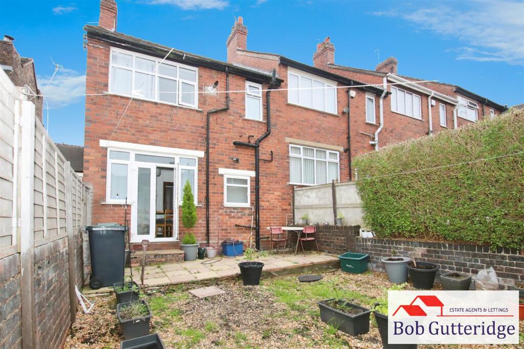 ENCLOSED REAR YARD