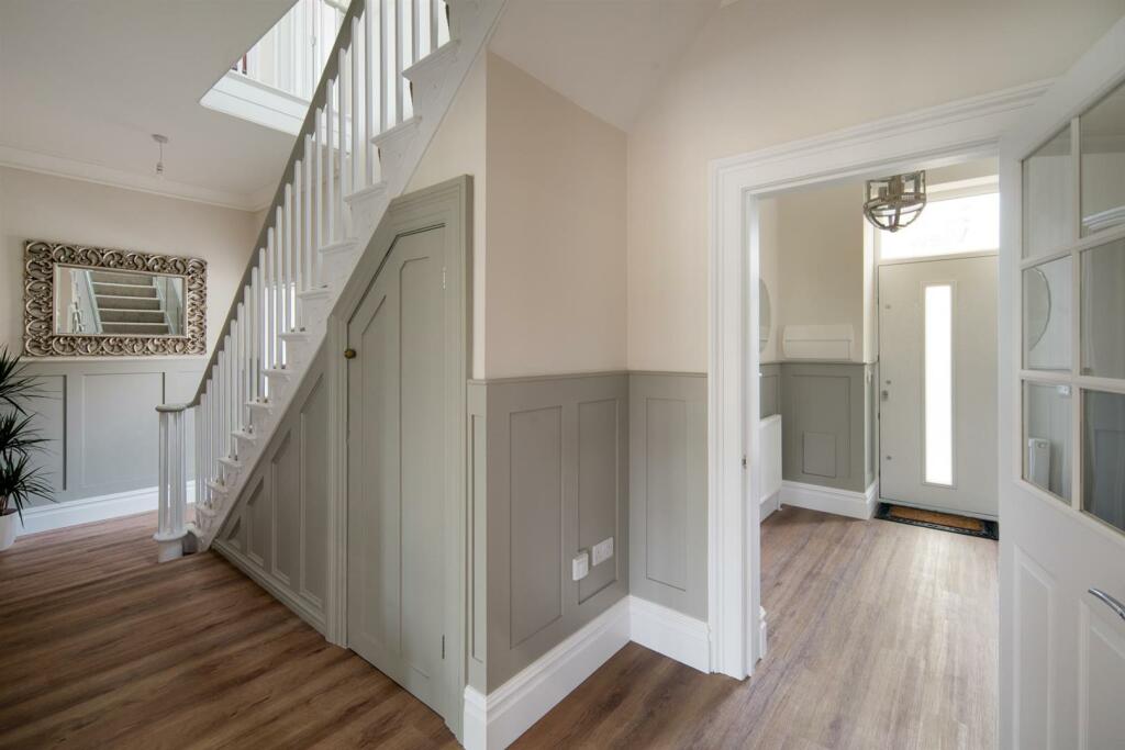 Hallway.jpeg