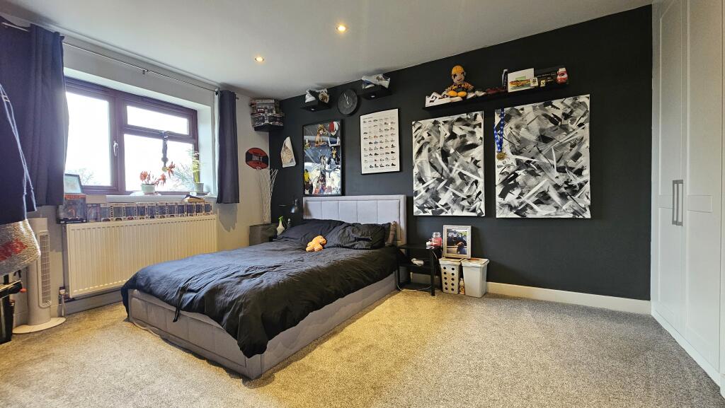 Guest bedroom