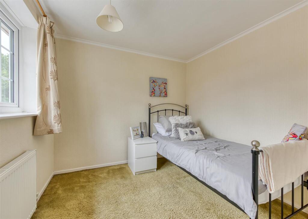5 Churchward Grove-Bedroom 3 (2).jpg
