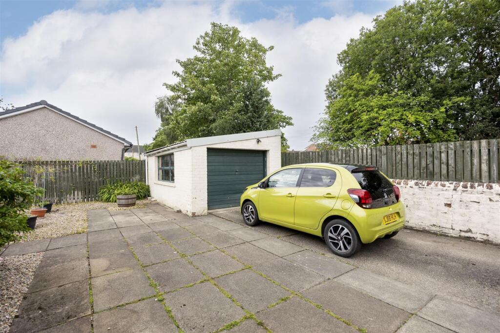 239_CUMBERNAULD_RD_CHRYSTON_010.JPG