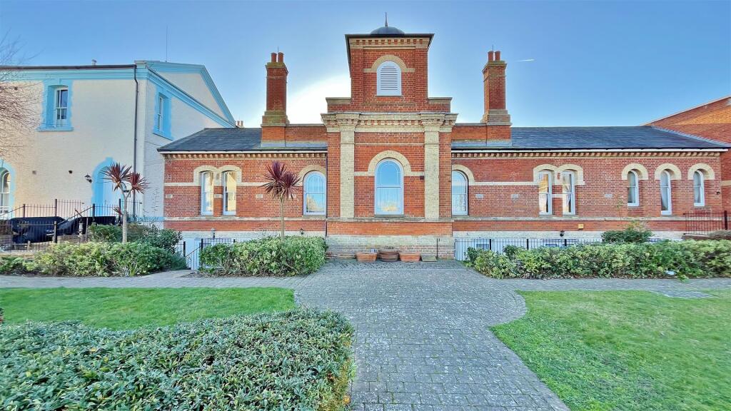 Woodberry Way, Walton-on-the-Naze, Essex