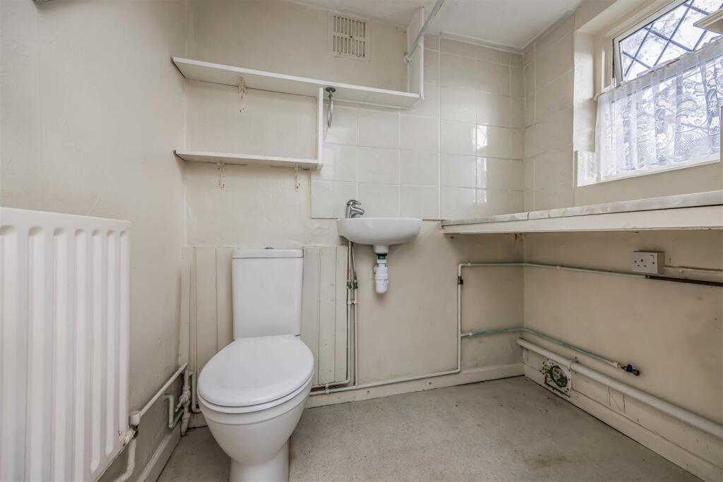 28 Warfield Crescent, Waterlooville-Small-PorticoM