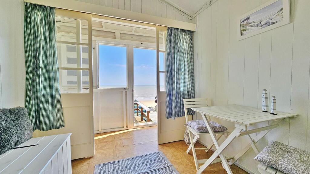 Beach Hut