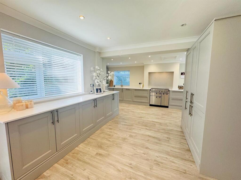 Kitchen Diner Family Room