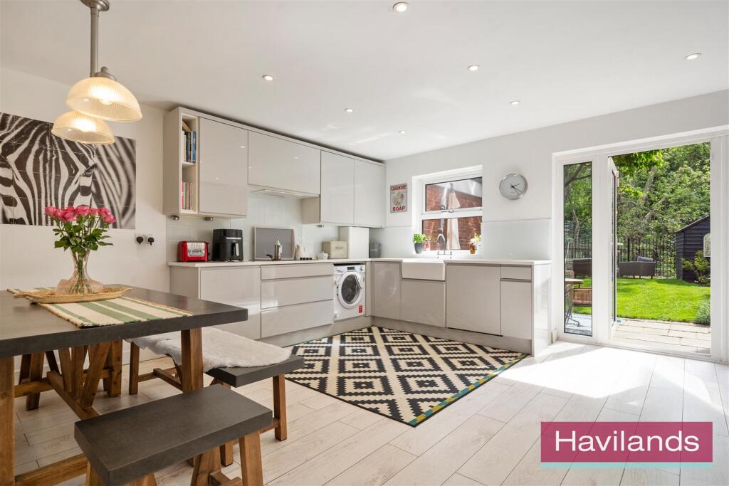 Blenheim Close-14.jpg