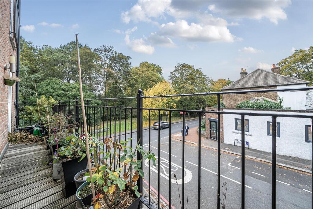 1369956-14-68f132aa7423d-ARW .jpg