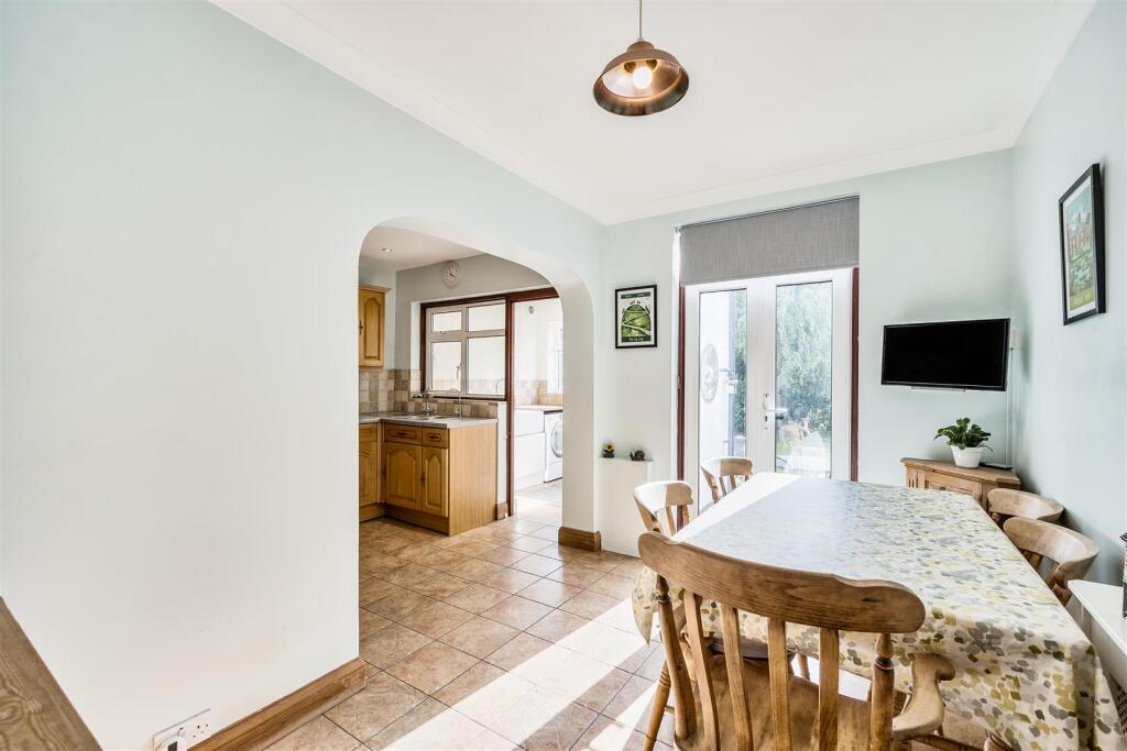 side kitchen and breakfast.jpg