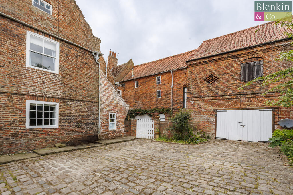 The_Grange_externals_9