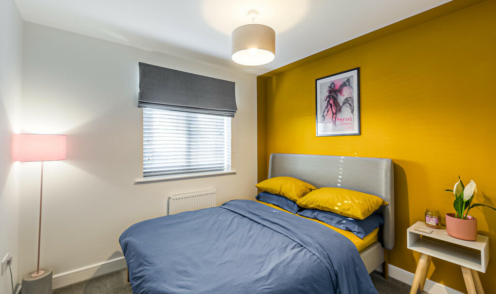2nd bedroom