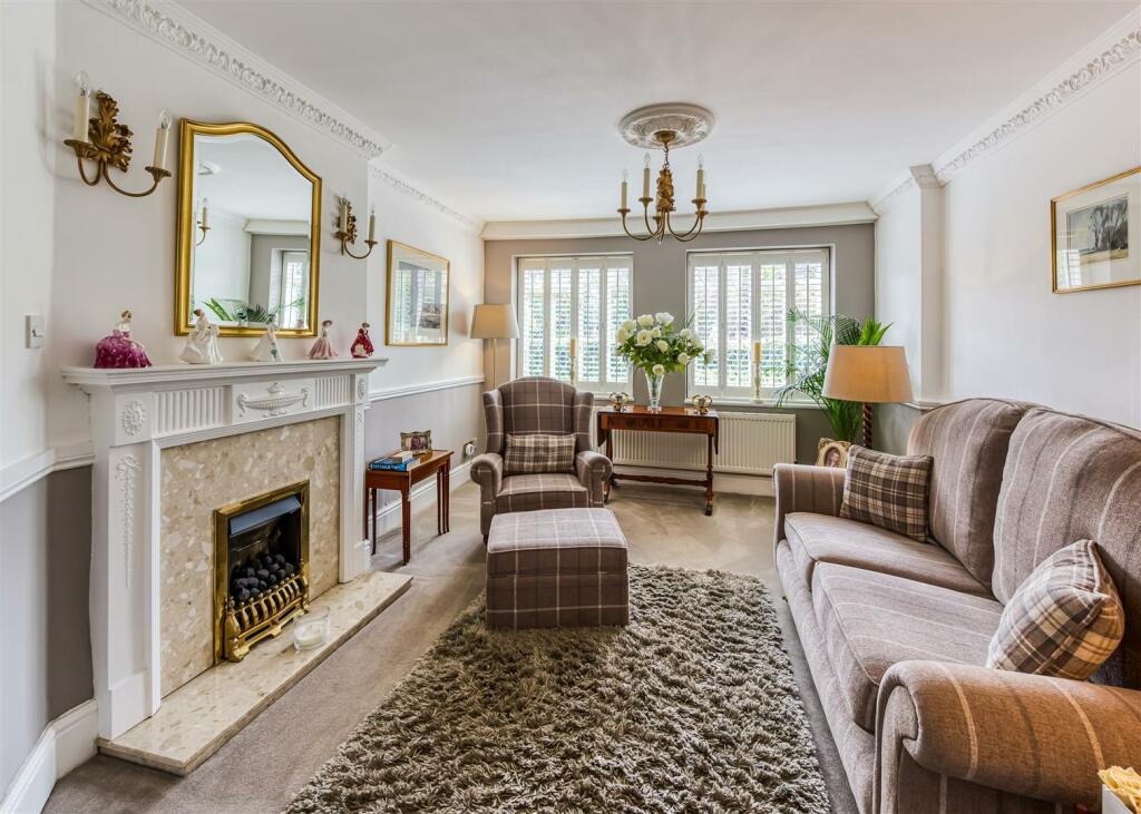 Pennygate- lounge.jpg