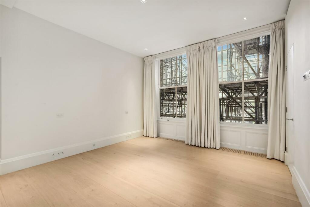 Flat FGH, 54 56 Cadogan Square (22).jpg
