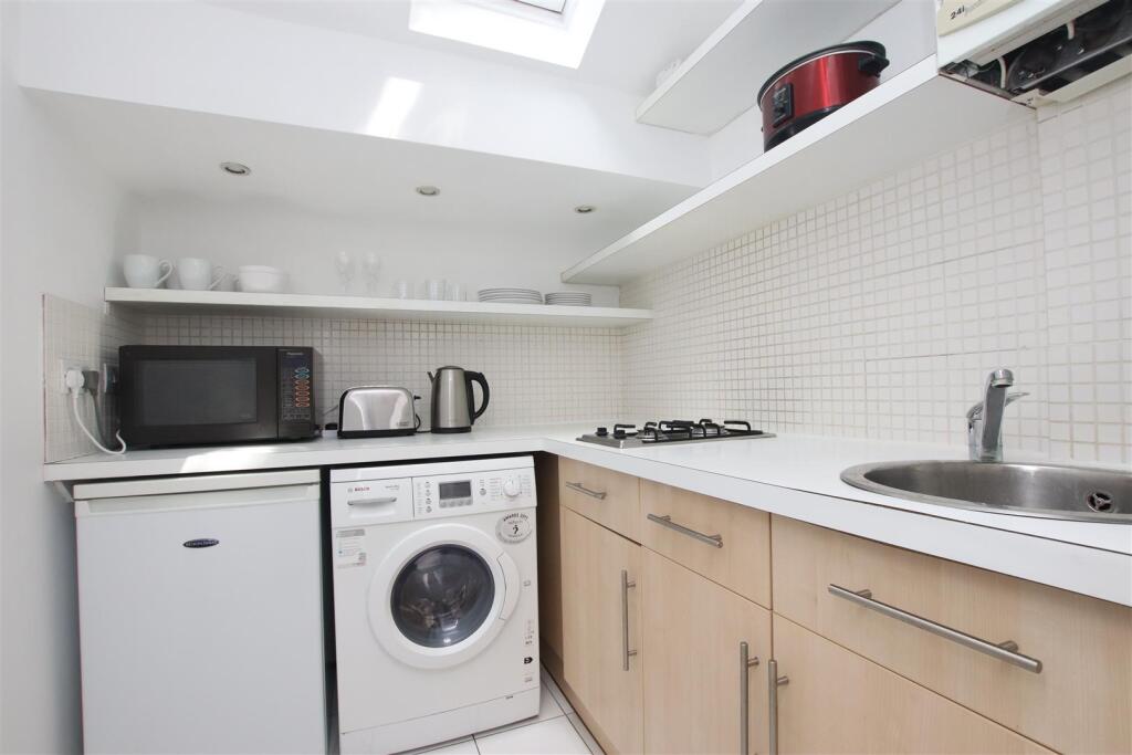 Kitchen.JPG