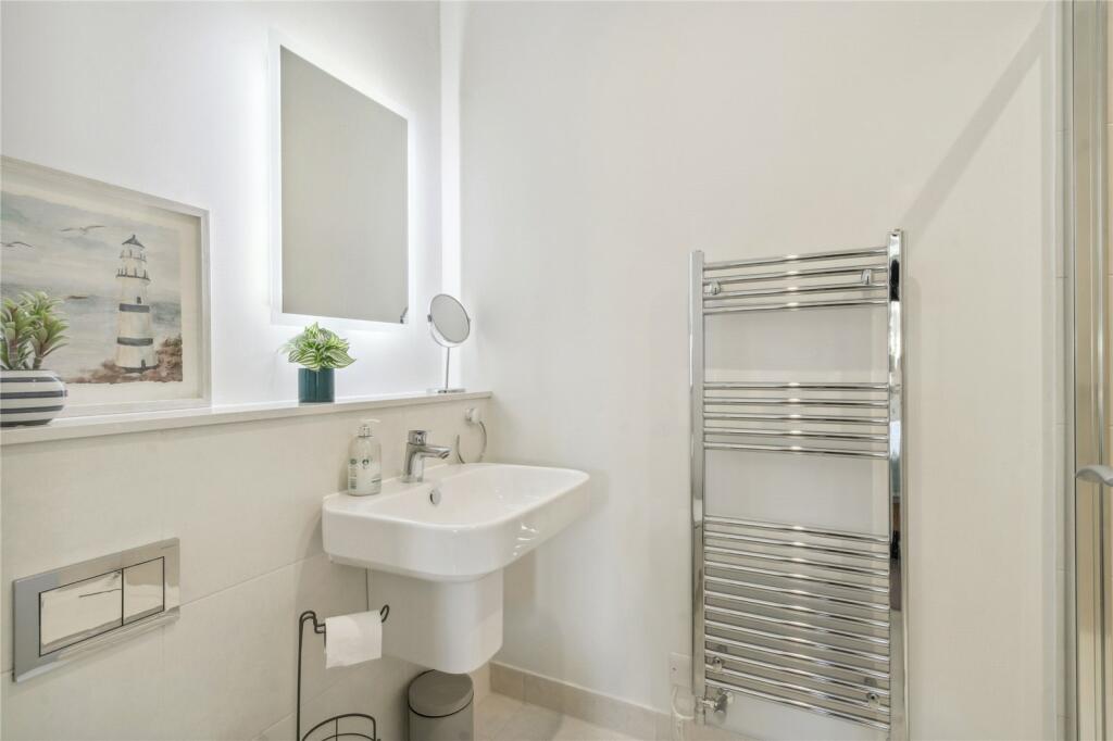 Bed 2 En Suite