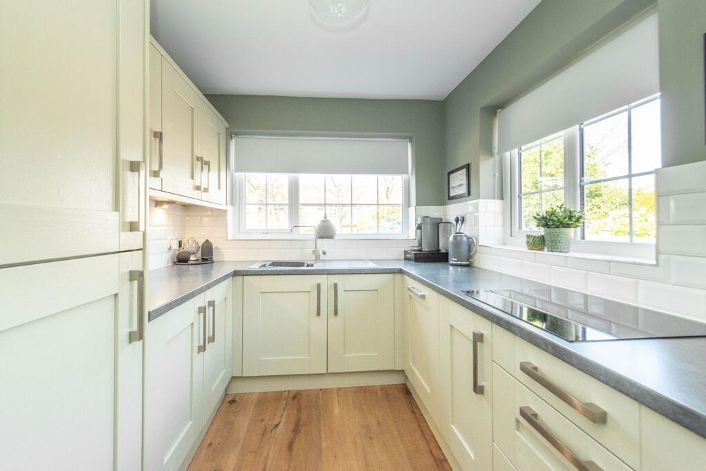 LOUNGE/DINING ROOM SITTING ROOM AND FITTED KITCHEN