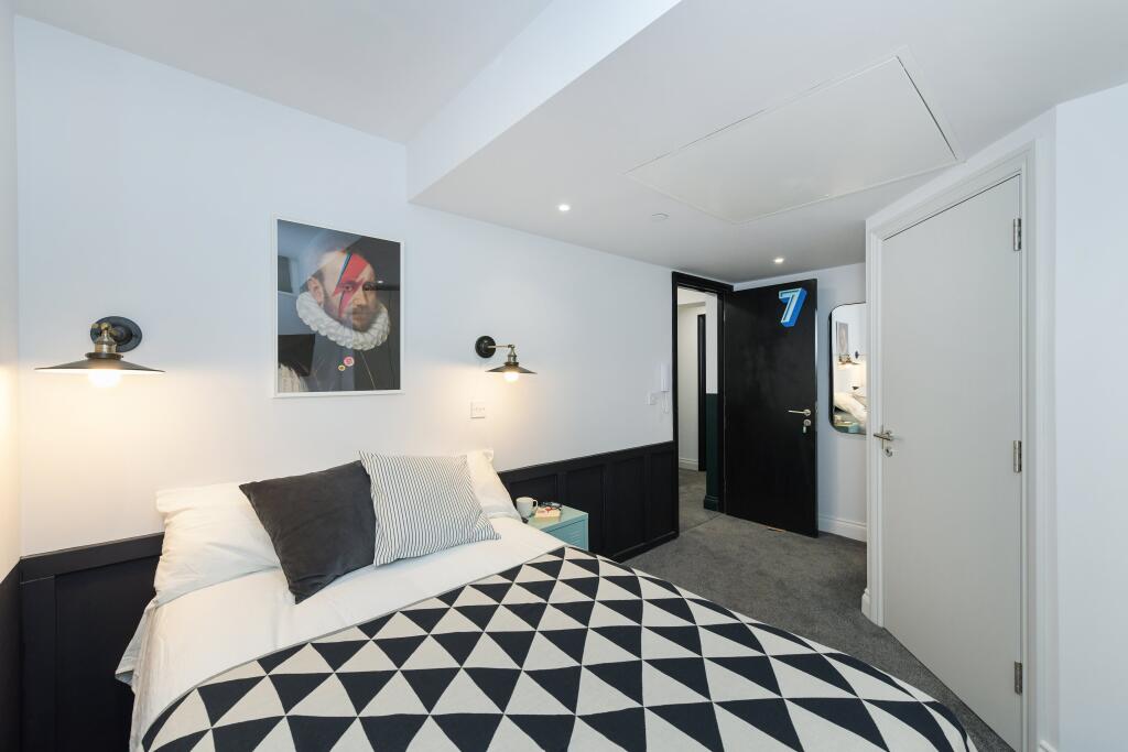 Bedroom 7.2