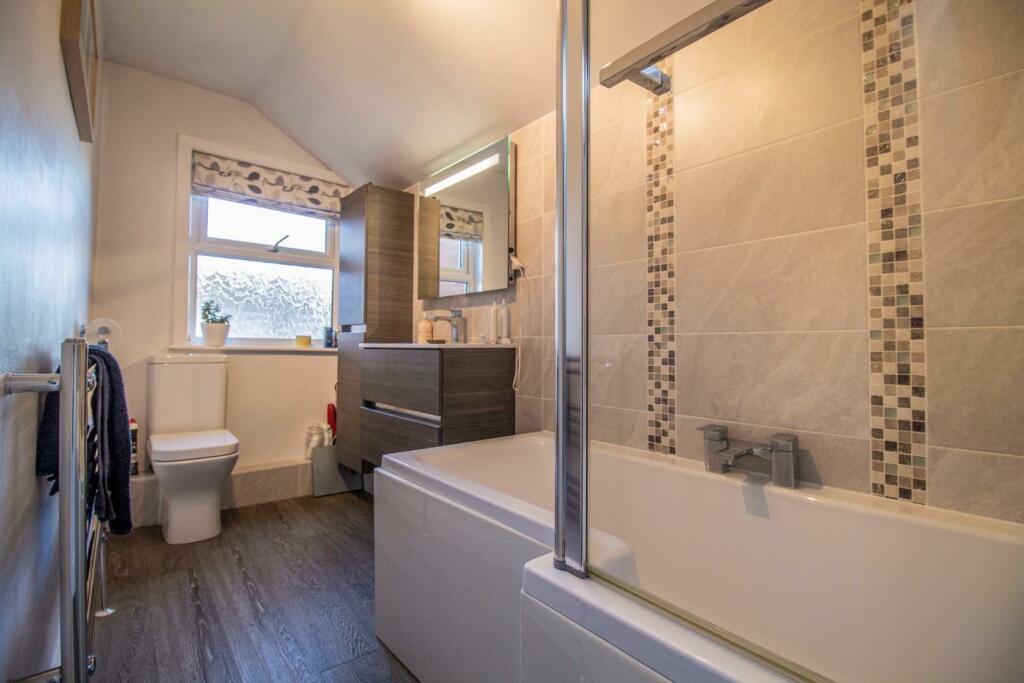 3 Victoria Street [Bathroom] 01.jpg