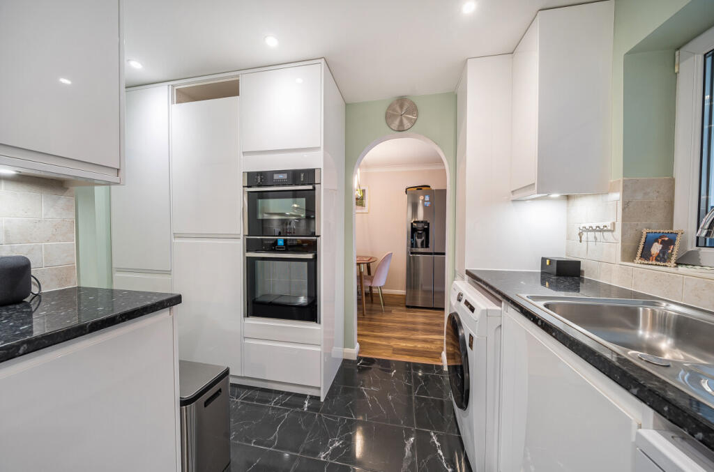 1372096-14-68fb80...