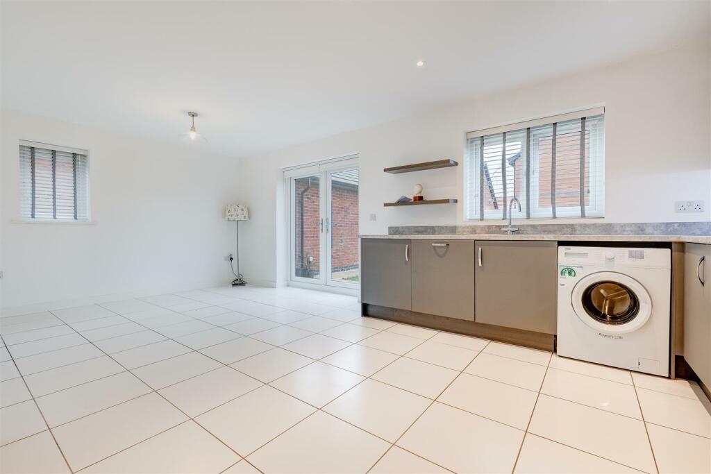 9 Dairy Lane, Ashby