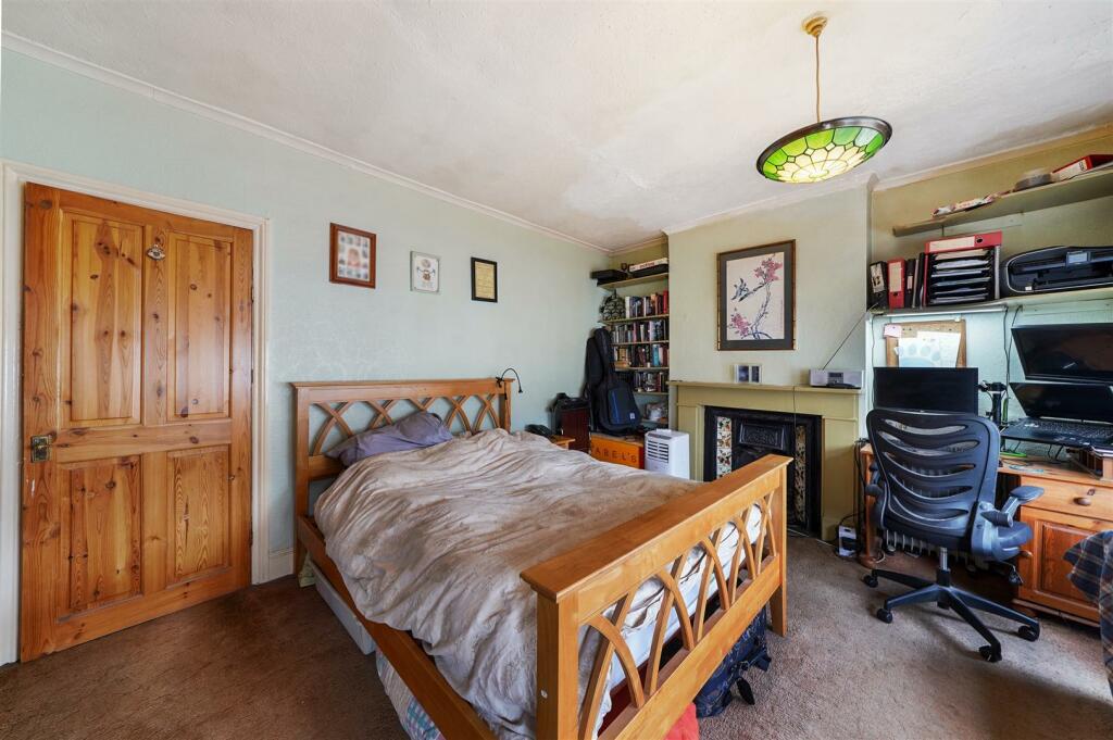 Bedroom1.jpg