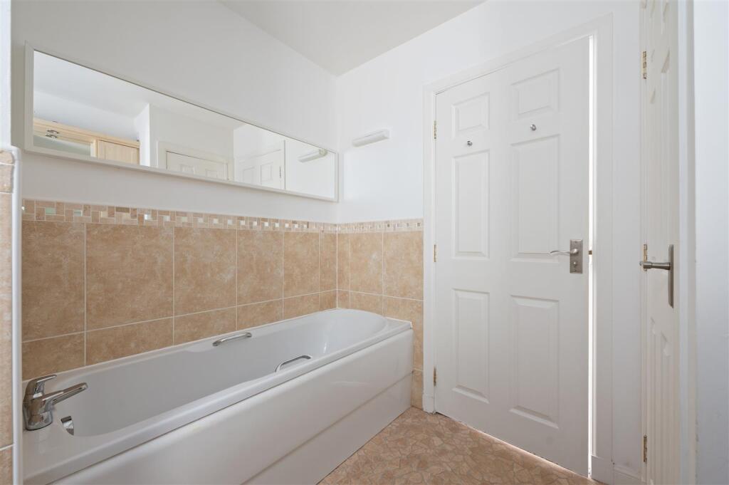 35 Sandpiper Gardens 026.JPG