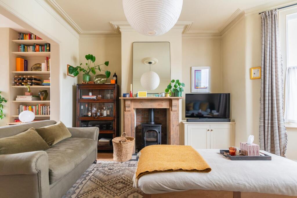 0B2RHD - Reception B.jpg