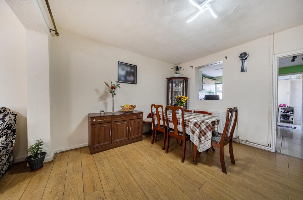 1389002-5-693ffef...