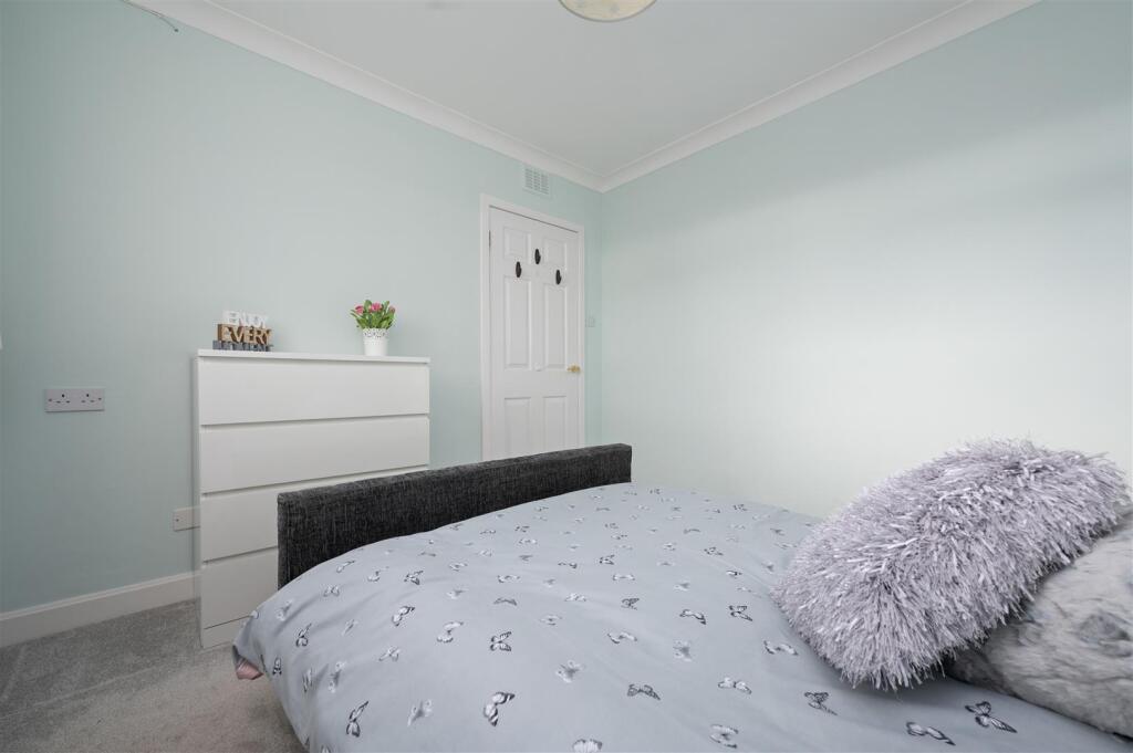 16BogwoodDrive008.JPG