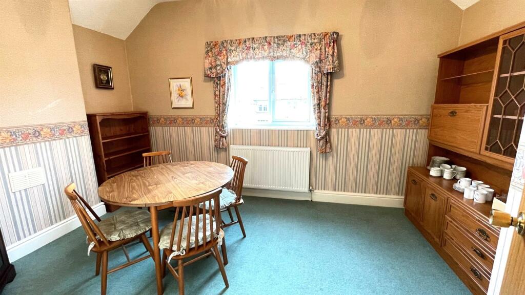 DINING ROOM/BEDROOM 3