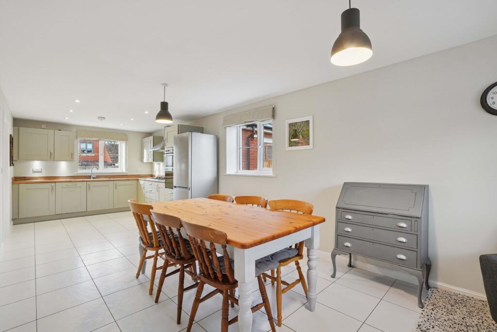 Whittington Crescent, Wantage, OX12