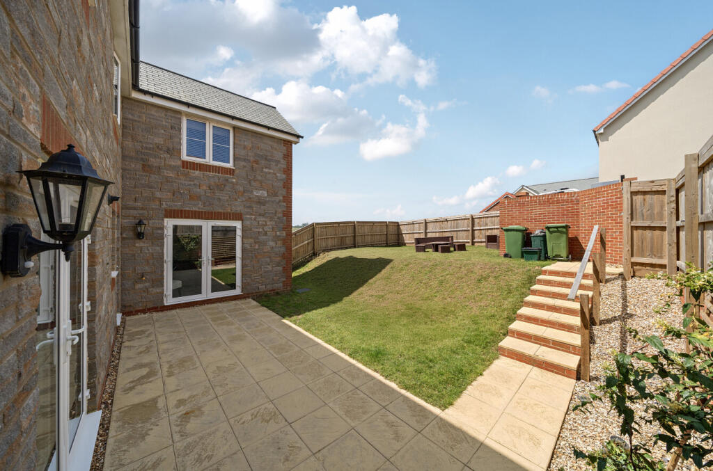 1328161-7-68839a4...