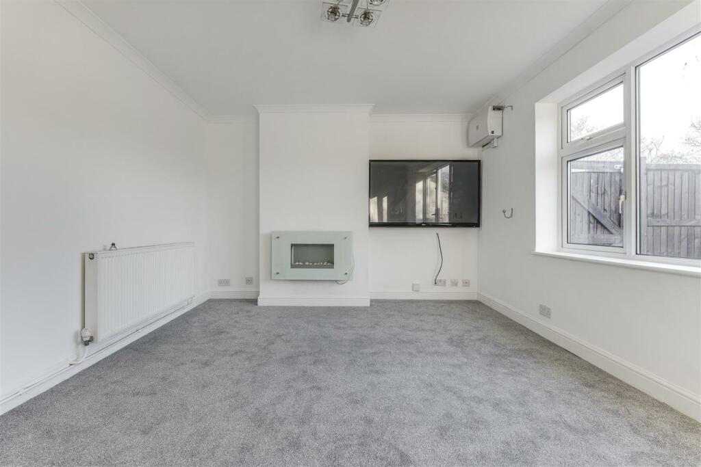 42 Gordon Hill-2.jpg