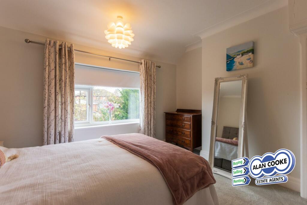 BEDROOM 1