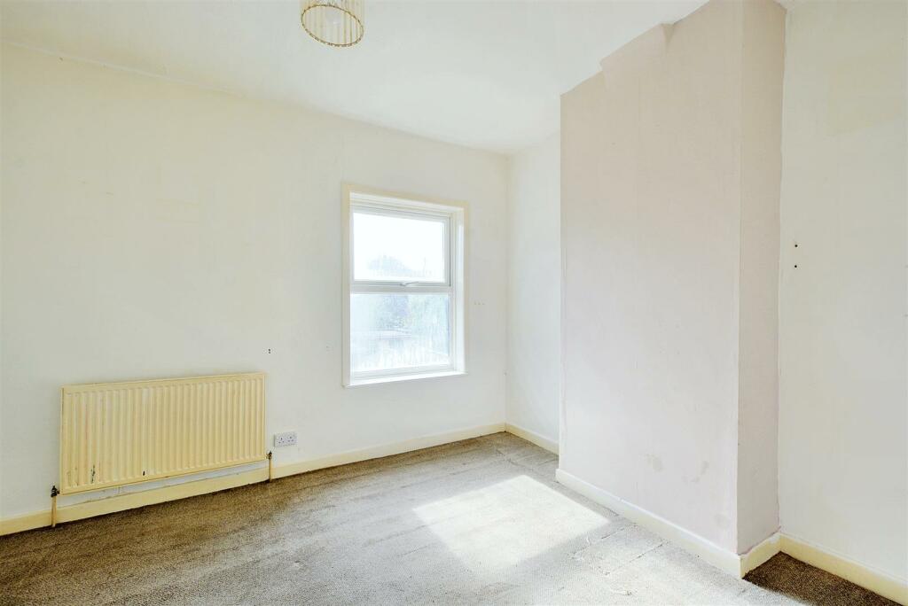 Bedroom 2_1.jpeg