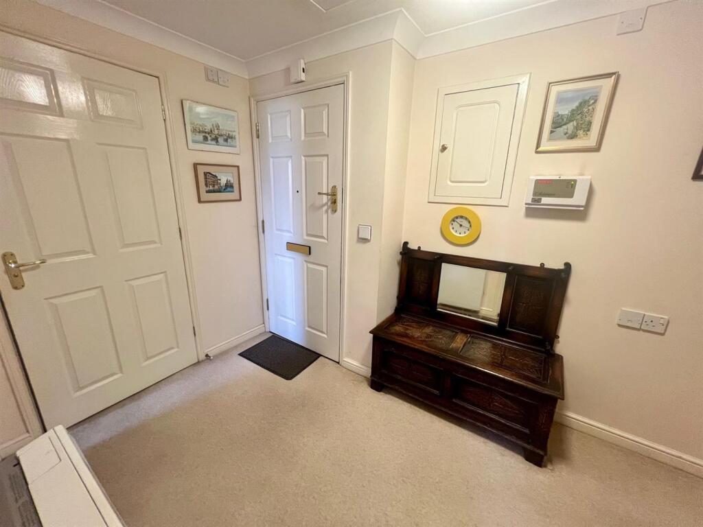 Entrance hall .jpg
