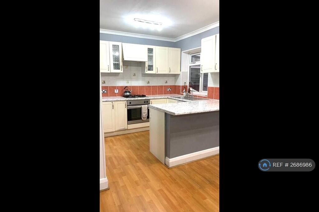 Kitchen &amp; Dining